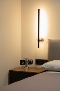 mesilla y aplique dormitorio reforma interiores nuevo diseño deba